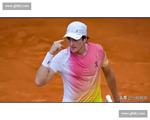 剃光头赴约,献冠军给妈!19 岁丰塞卡书写巴西网球新篇 剃光头赴约,献冠军给妈!19 岁丰塞卡书写巴西网球新篇