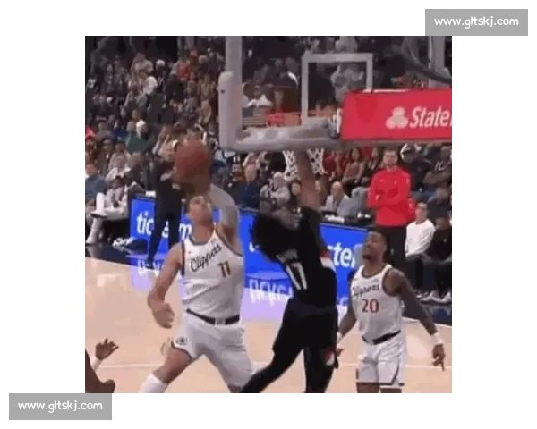 3D 暴击！大洛压哨三分 + 单手血帽夏普